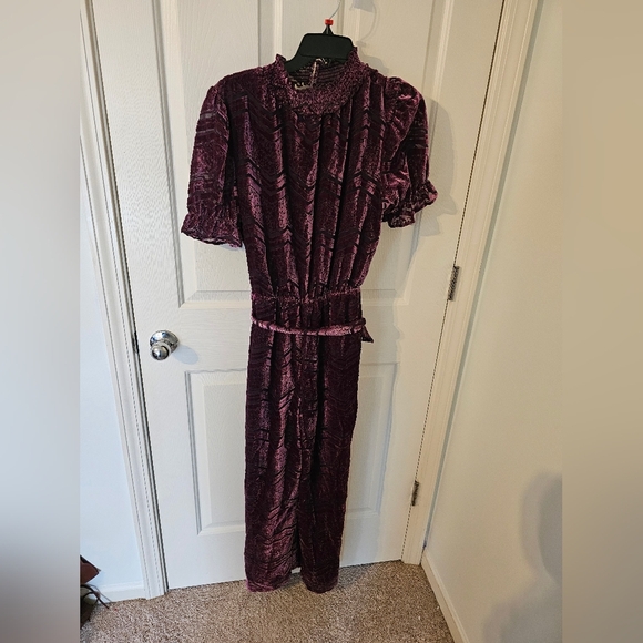 Adelyn Rae Willow Velvet Jumpsuit Plum Purple Open Back Size L - Picture 1 of 4